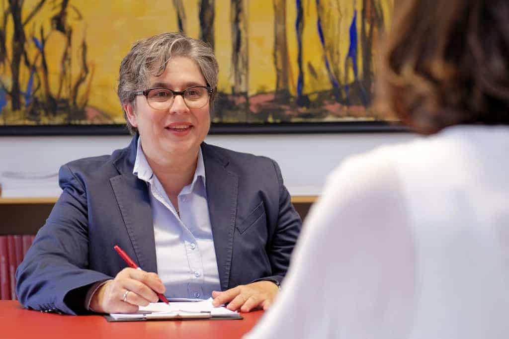 Rechtsanwältin Ulrike Silbermann 3 Rechtsanwältin Ulrike Silbermann ist Fachanwältin für Familienrecht und Fachanwältin für Verkehrsrecht
